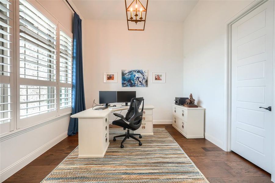Furnished interior view inside a new home in , Sunnyvale (Image 4).