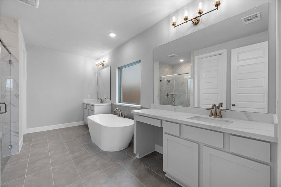 Furnished interior view inside a new home in Cross Creek West, Fulshear (Image 7).