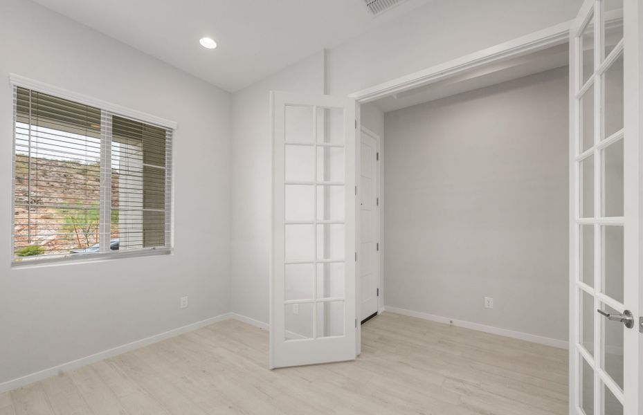 Spacious, unfurnished interior of a new home in Regent Hills - Meadow Series, Buckeye (Image 16). Spacious, unfurnished interior of a new home in Regent Hills - Meadow Series, Buckeye (Image 16).