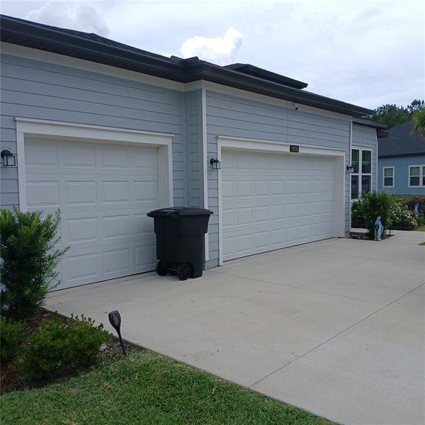Exterior details and patio area of a home in Grand Park North, Dunnellon (Image 31). Exterior details and patio area of a home in Grand Park North, Dunnellon (Image 31).
