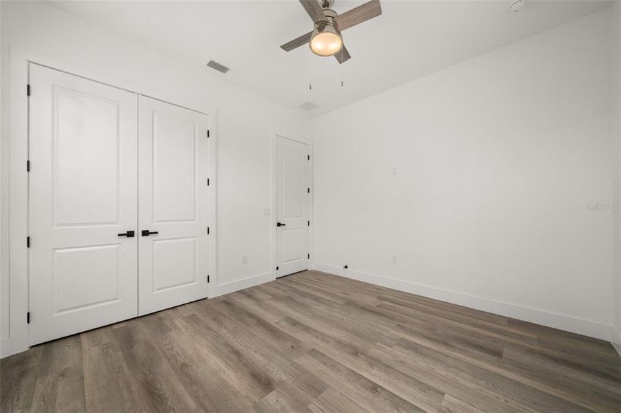 Spacious, unfurnished interior of a new home in , Sebring (Image 30).