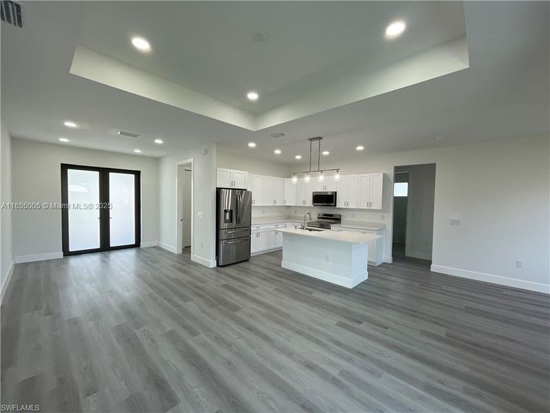 Spacious, unfurnished interior of a new home in , Lehigh Acres (Image 17).