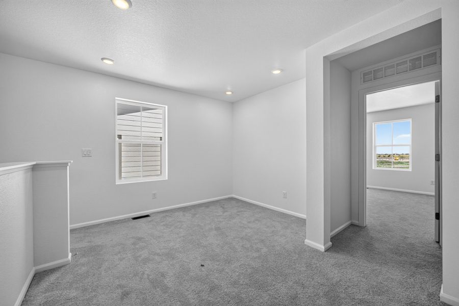 Spacious, unfurnished interior of a new home in Lake Bluff, Greeley (Image 14). Spacious, unfurnished interior of a new home in Lake Bluff, Greeley (Image 14).