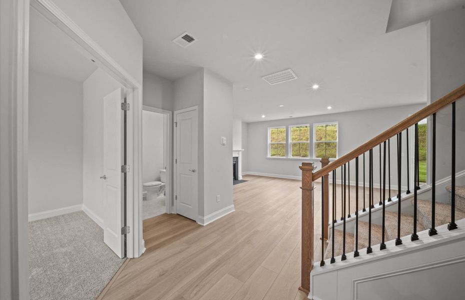 Spacious, unfurnished interior of a new home in Sweetwater Hills, Moore (Image 23).