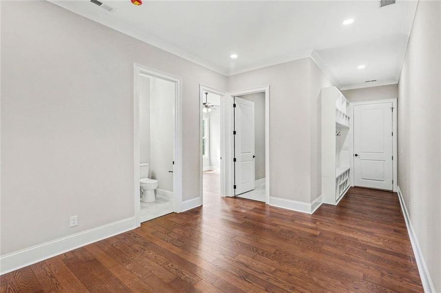 Spacious, unfurnished interior of a new home in , Atlanta (Image 20).