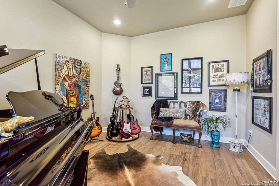 Image 40 of a home in .