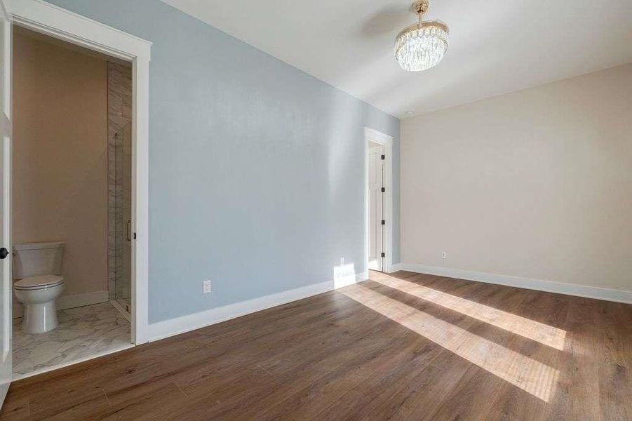Spacious, unfurnished interior of a new home in , Monroe (Image 43).