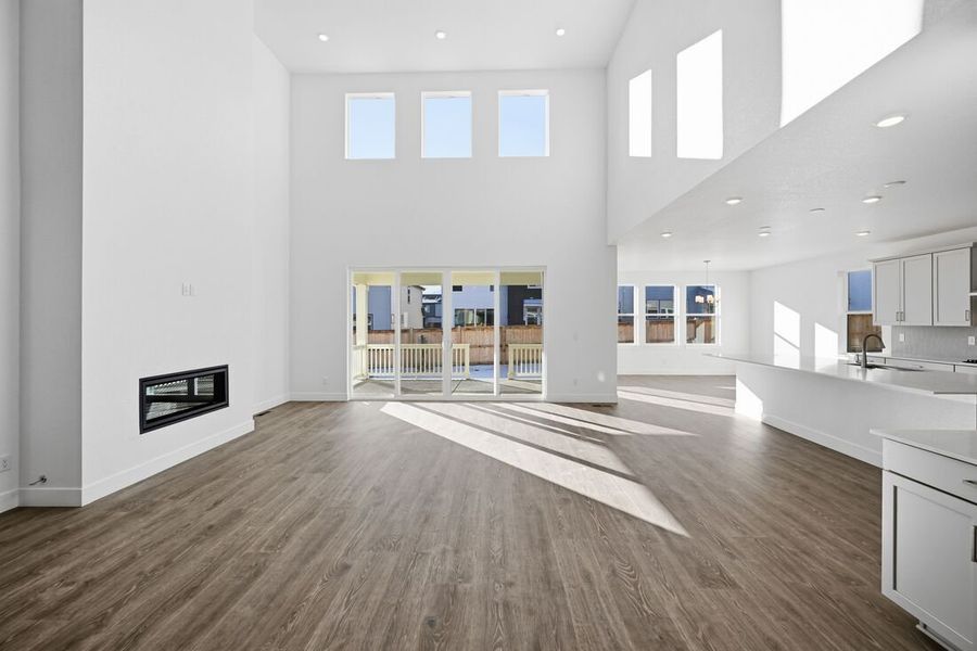 Spacious, unfurnished interior of a new home in Trailstone, Arvada (Image 13).