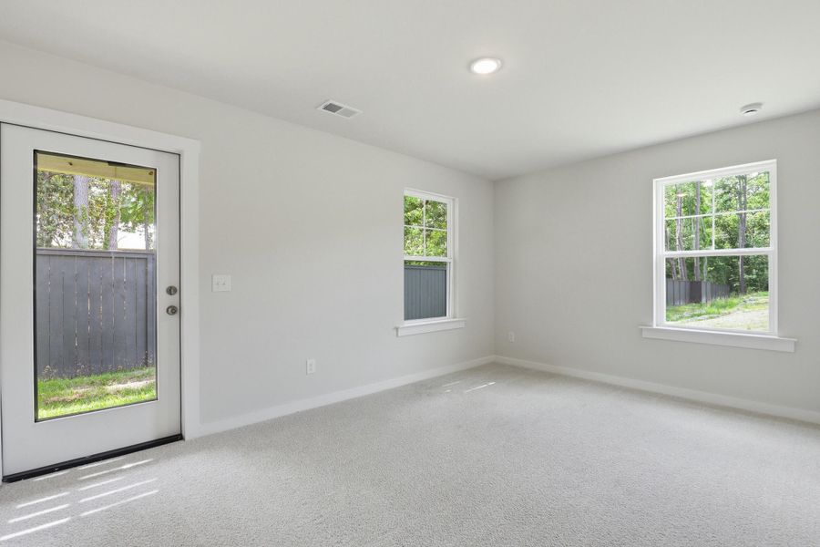 Spacious, unfurnished interior of a new home in Rhetts Cove, Johns Island (Image 31). Spacious, unfurnished interior of a new home in Rhetts Cove, Johns Island (Image 31).