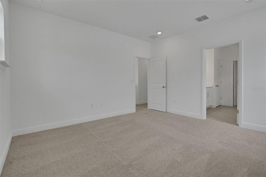 Spacious, unfurnished interior of a new home in Crossroads at Kelly Park, Apopka (Image 27).