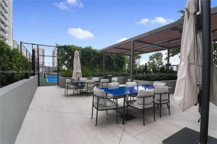 11th Floor amenity area, BBQ