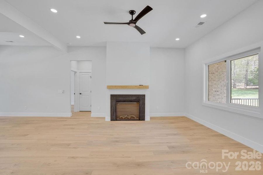 Spacious, unfurnished interior of a new home in , Dallas (Image 17). Spacious, unfurnished interior of a new home in , Dallas (Image 17).