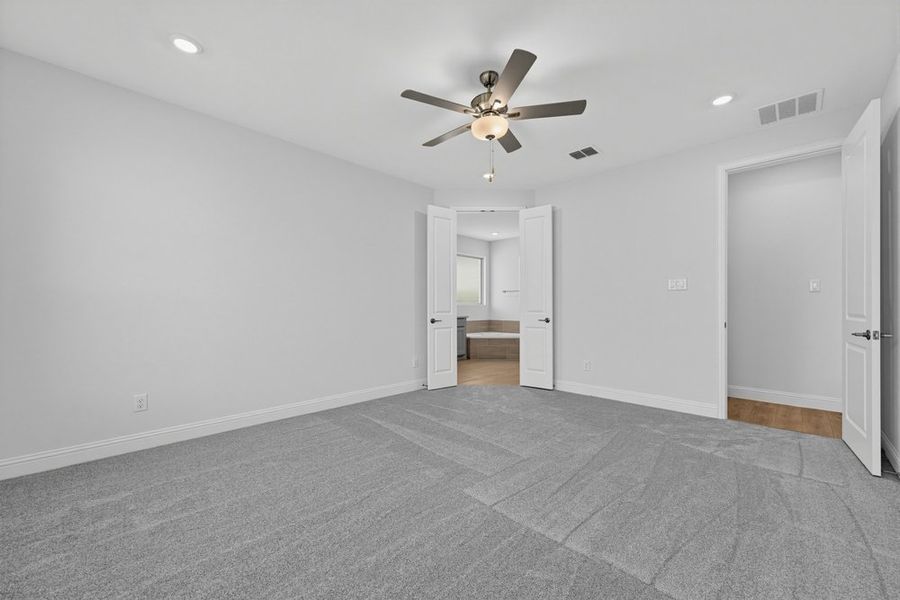 Spacious, unfurnished interior of a new home in South Oak, Lakewood Village (Image 22).