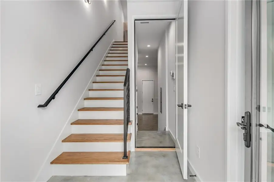 Spacious, unfurnished interior of a new home in Ten 5 Summerhill, Atlanta (Image 20).