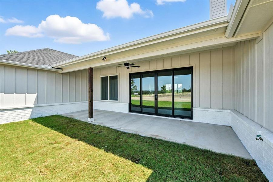 Front exterior of a new home in Rocky Top Ranch, Reno, TX, highlighting curb appeal (Image 19). Front exterior of a new home in Rocky Top Ranch, Reno, TX, highlighting curb appeal (Image 19).