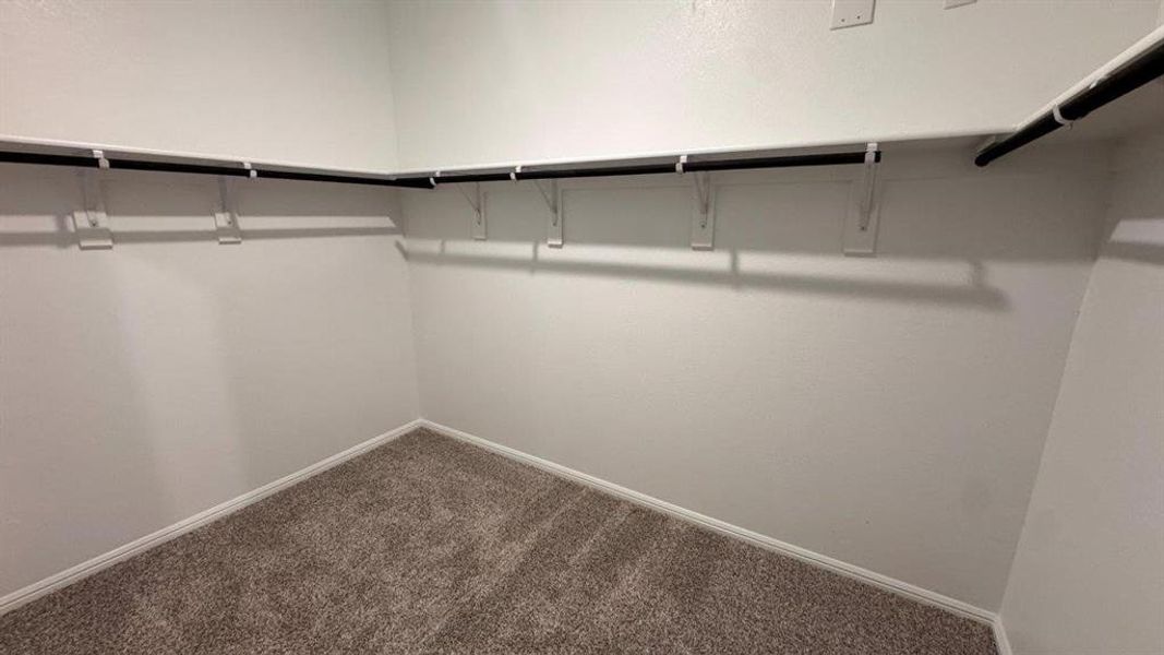 Spacious, unfurnished interior of a new home in Meadowbrook Estates, Cleburne (Image 24).