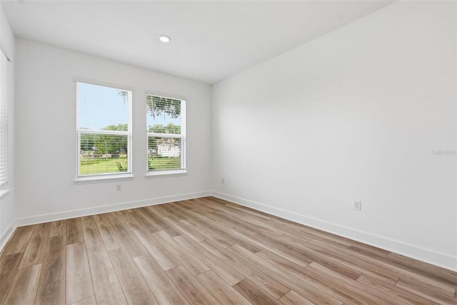 Spacious, unfurnished interior of a new home in , Plant City (Image 49).