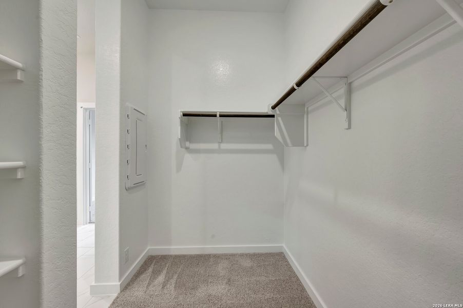 Spacious, unfurnished interior of a new home in Meyer Ranch – Select Reserve Series, New Braunfels (Image 12). Spacious, unfurnished interior of a new home in Meyer Ranch – Select Reserve Series, New Braunfels (Image 12).