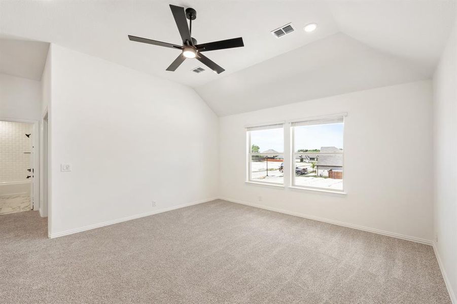 Spacious, unfurnished interior of a new home in Mockingbird Heights, Midlothian (Image 22).