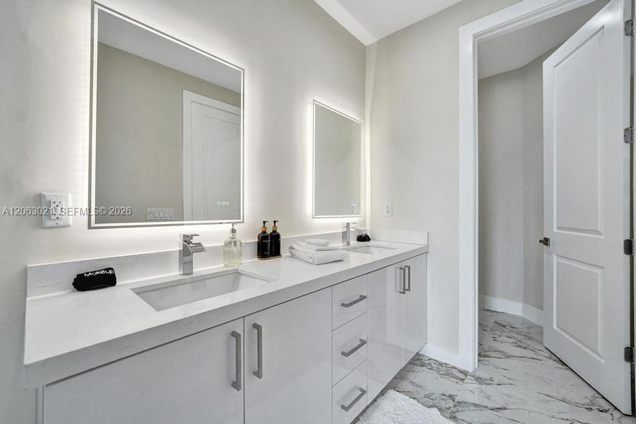 Furnished interior view inside a new home in , Fort Lauderdale (Image 28). Furnished interior view inside a new home in , Fort Lauderdale (Image 28).