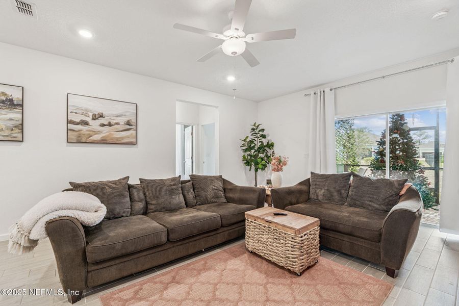 Furnished interior view inside a new home in Amelia Walk, Fernandina Beach (Image 13).