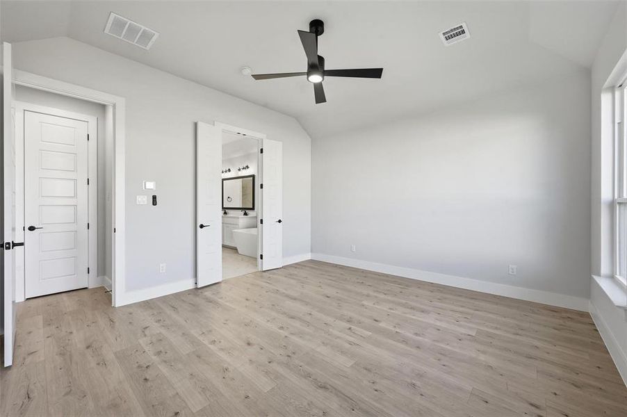 Spacious, unfurnished interior of a new home in LeTara, Haslet (Image 25). Spacious, unfurnished interior of a new home in LeTara, Haslet (Image 25).