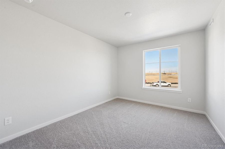 Spacious, unfurnished interior of a new home in Windler, Aurora (Image 13).