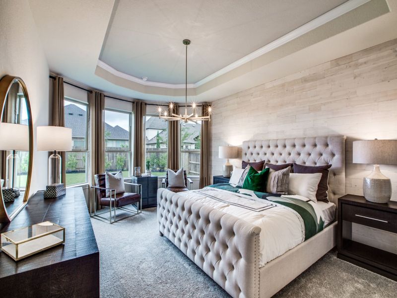 Owner's suite with optional bay window