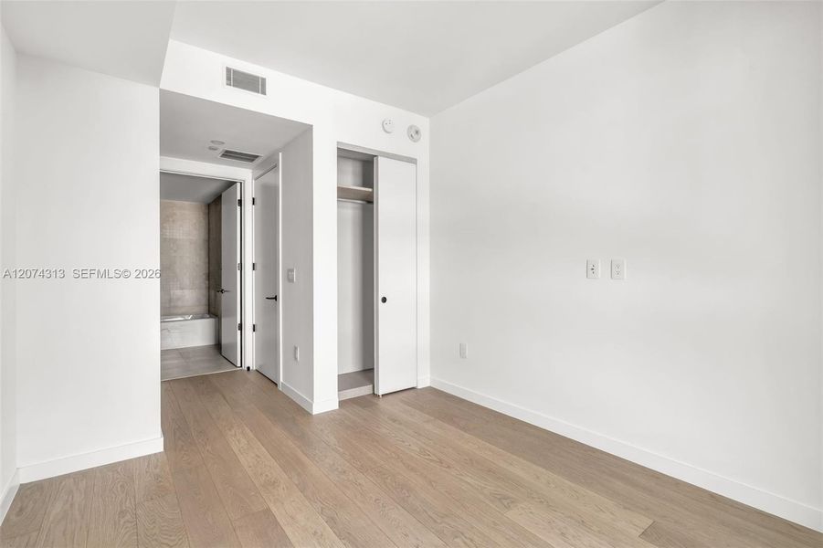 Spacious, unfurnished interior of a new home in , Miami (Image 16).