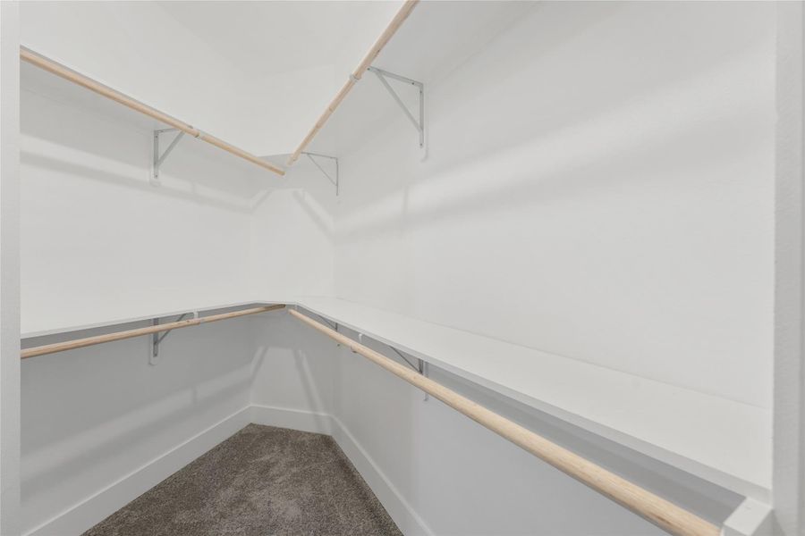 Spacious, unfurnished interior of a new home in , Santa Fe (Image 16).