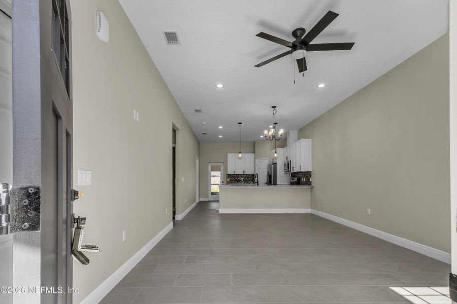 Spacious, unfurnished interior of a new home in , Palm Coast (Image 13).