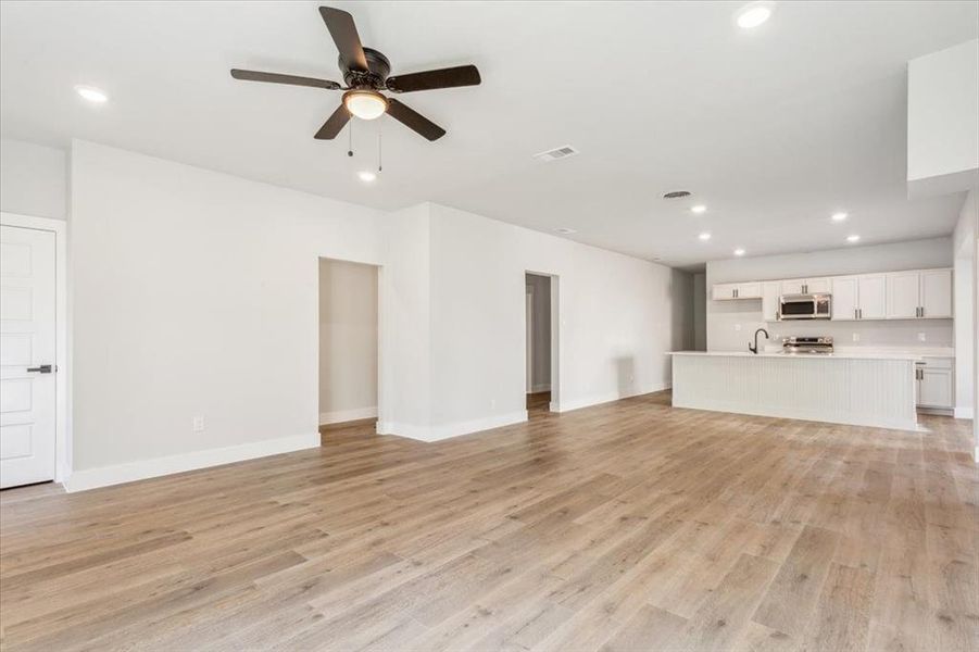 Spacious, unfurnished interior of a new home in , Waco (Image 24).
