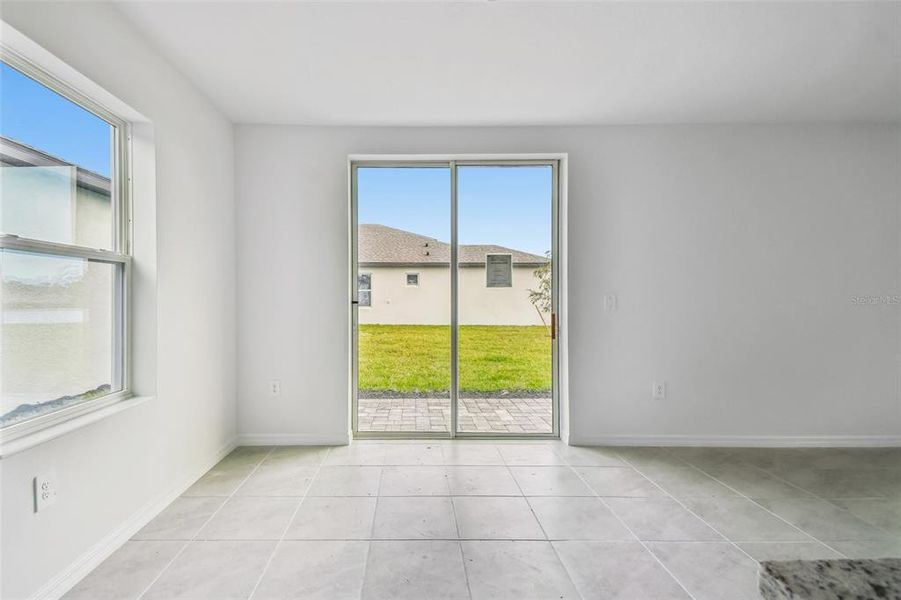 Spacious, unfurnished interior of a new home in Southpointe, Palmetto (Image 14).