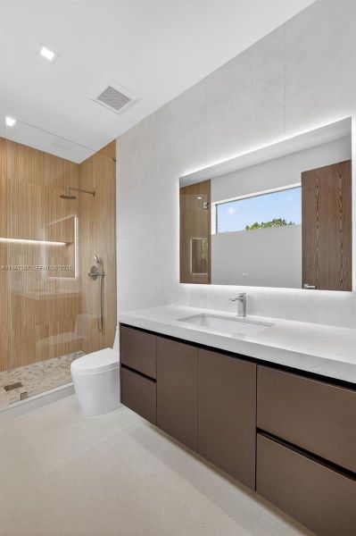 Furnished interior view inside a new home in , Fort Lauderdale (Image 62).
