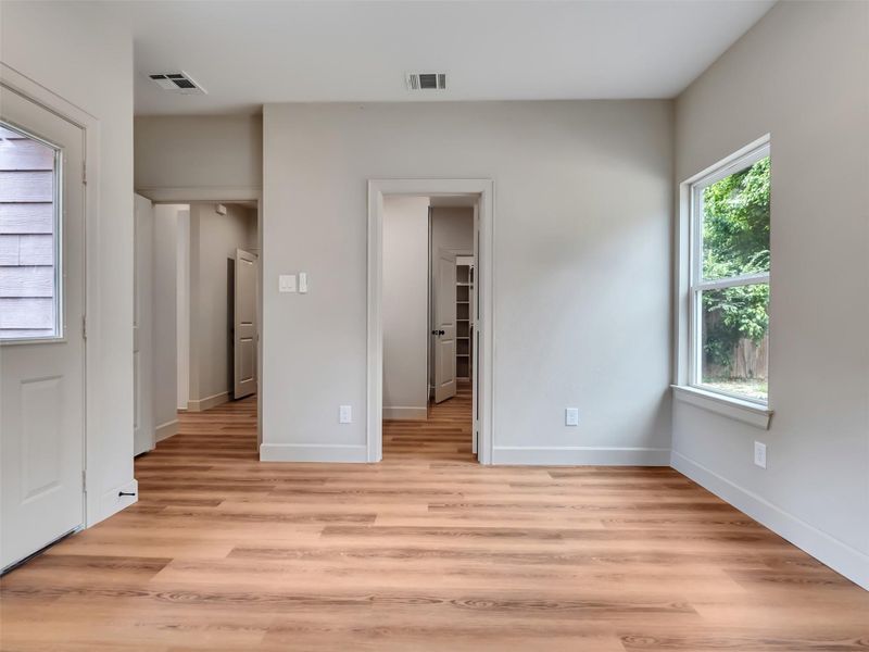 Spacious, unfurnished interior of a new home in , Willis (Image 24).