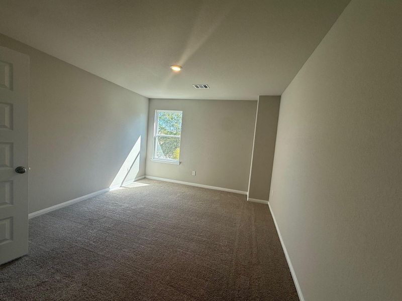 Spacious, unfurnished interior of a new home in Cliffstone Hills, Conroe (Image 26). Spacious, unfurnished interior of a new home in Cliffstone Hills, Conroe (Image 26).