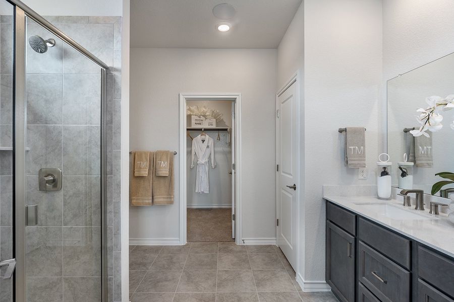 Furnished interior view inside a new home in Longview, Del Valle (Image 5).