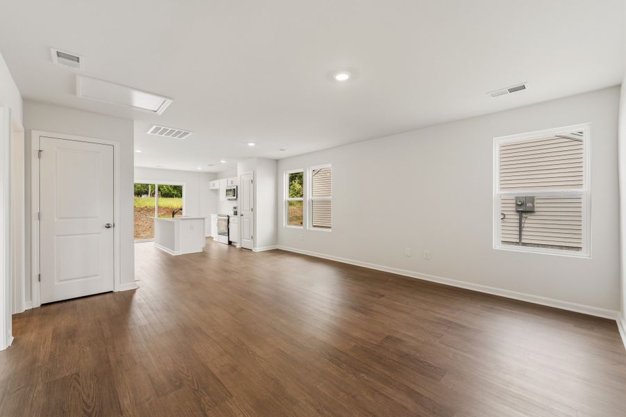 Spacious, unfurnished interior of a new home in Evergreen, Spartanburg (Image 9). Spacious, unfurnished interior of a new home in Evergreen, Spartanburg (Image 9).