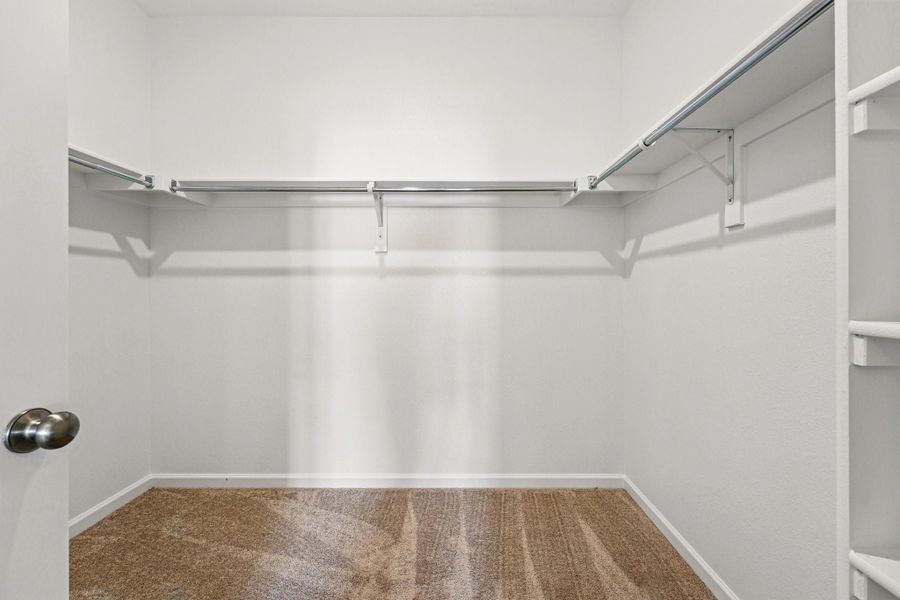 Spacious, unfurnished interior of a new home in Parterre, Thornton (Image 27).