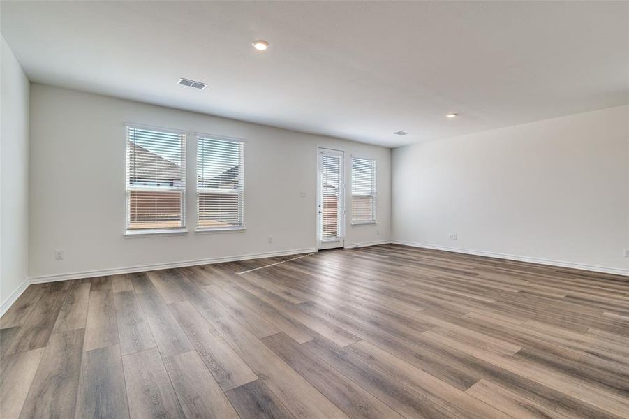 Spacious, unfurnished interior of a new home in Heartland Signature, Crandall (Image 12).