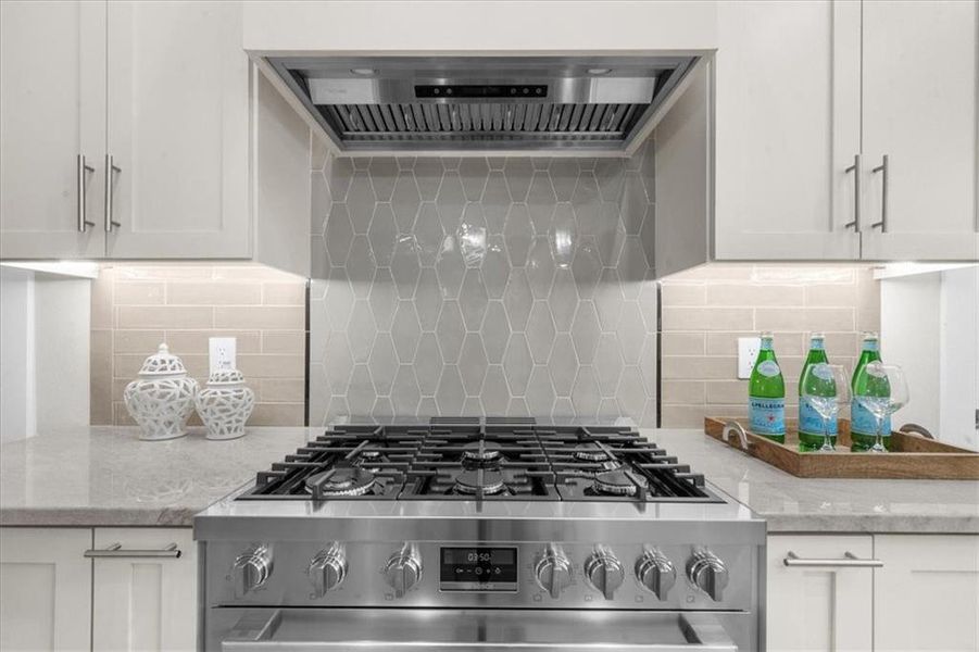 Furnished interior view inside a new home in , Gainesville (Image 44).