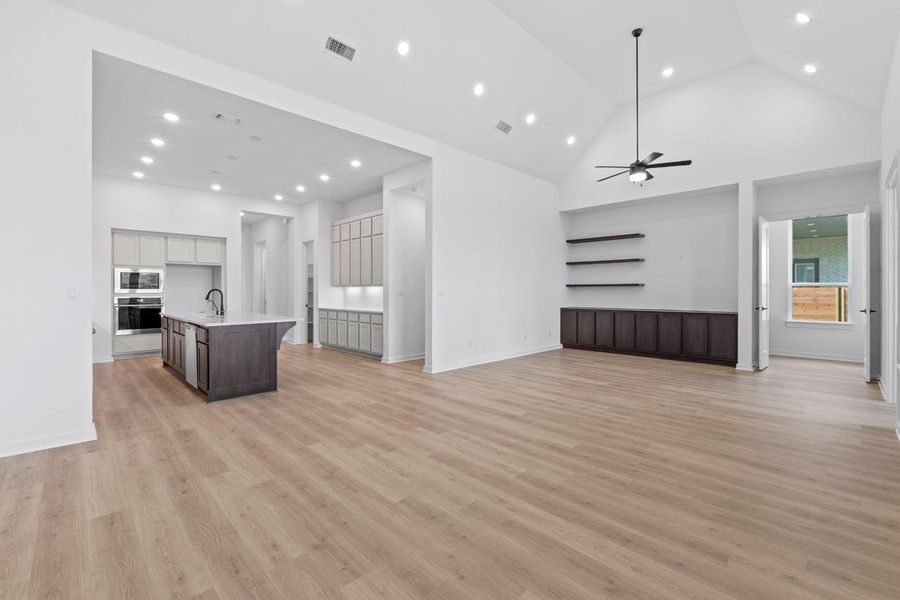 Image 18 of a home in Broken Oak. Image 18 of a home in Broken Oak.