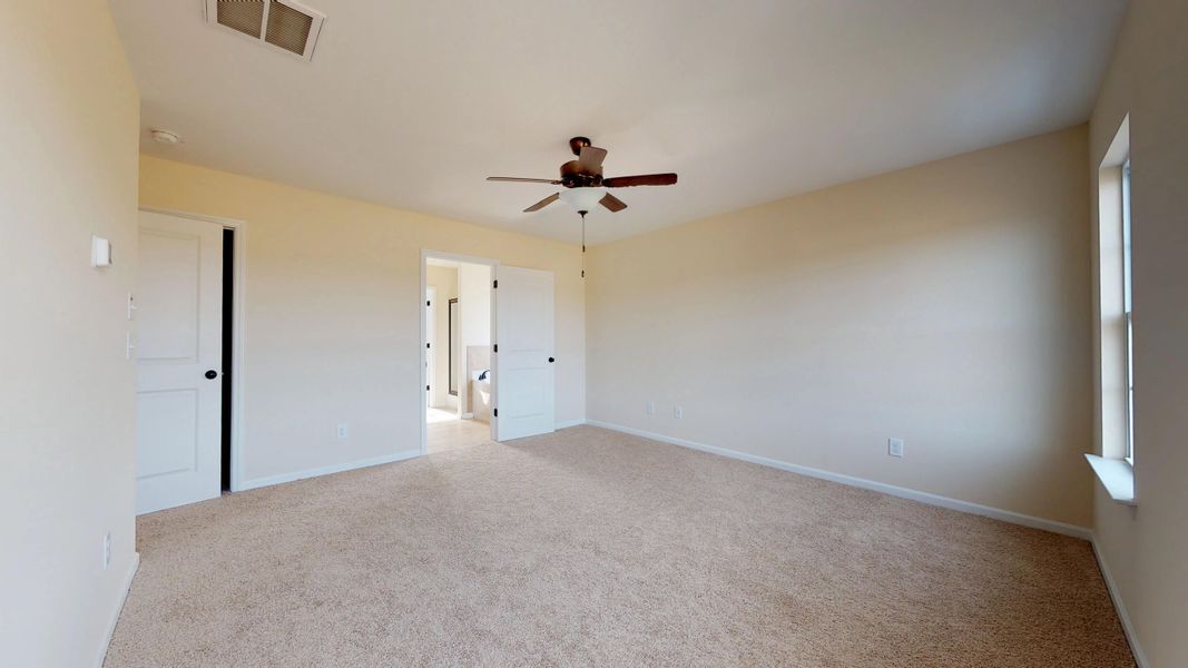 Representative unfurnished interior of a home built from the Rockbridge by Bill Clark Homes in Davenport Farms, Winterville (Image 57).