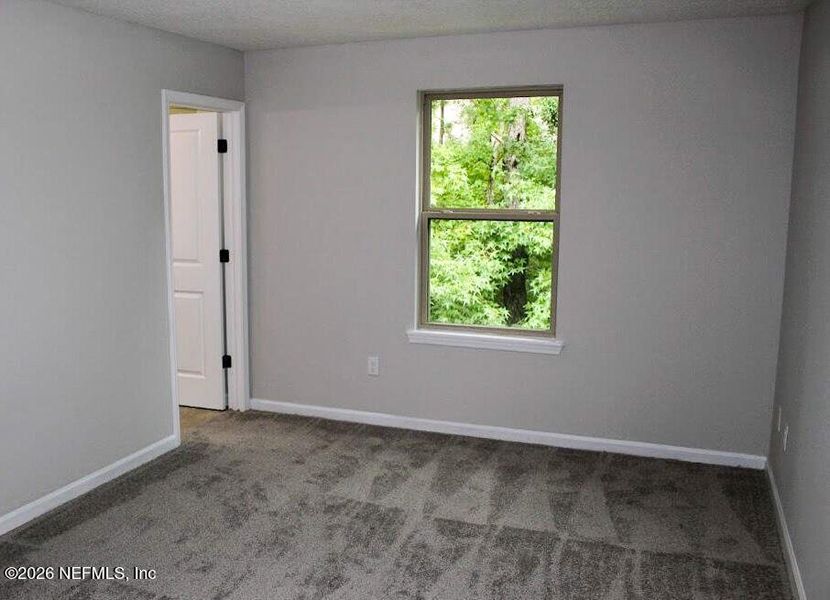 Spacious, unfurnished interior of a new home in , Middleburg (Image 15).
