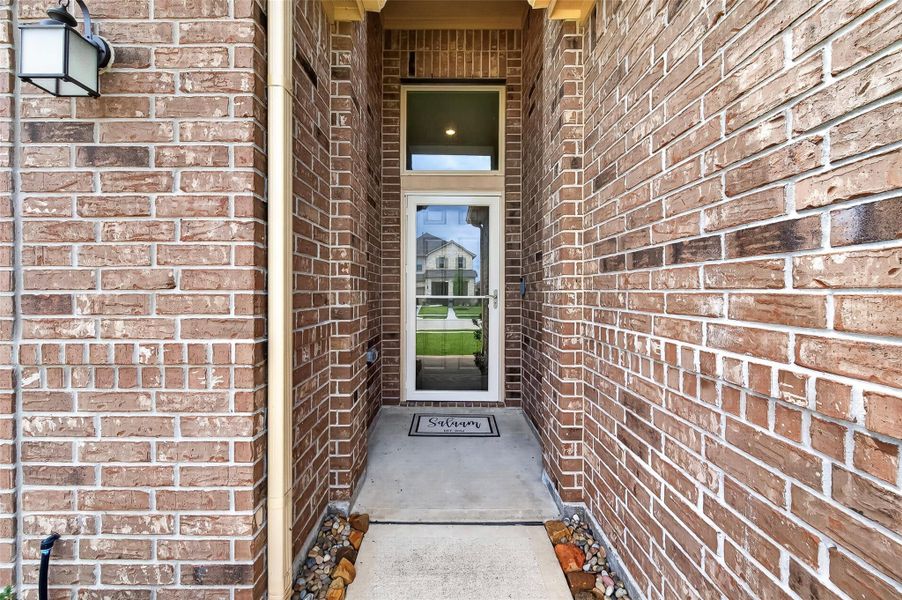 Exterior details and patio area of a home in , Fresno (Image 31).