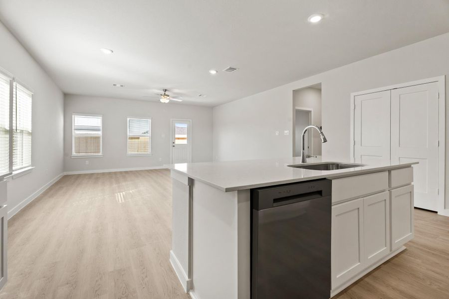 Furnished interior view inside a new home in Pearlbrook, Texas City (Image 11).