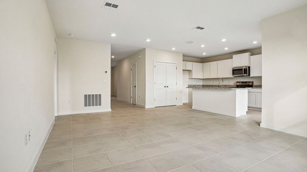 Furnished interior view inside a new home in Willowbrook North, Winter Haven (Image 10).