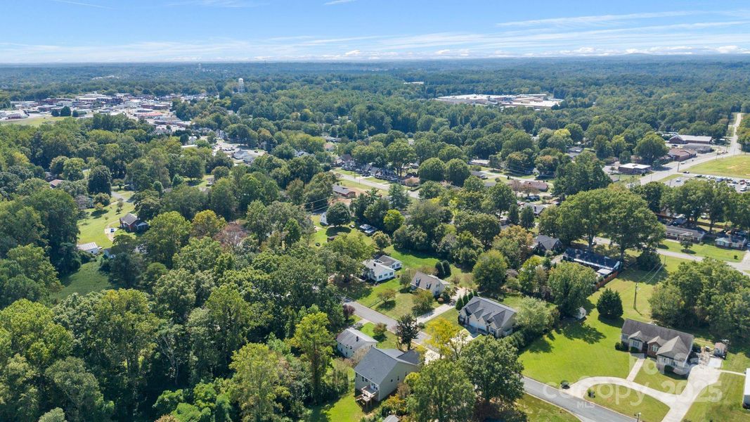 Image 36 of a home in .