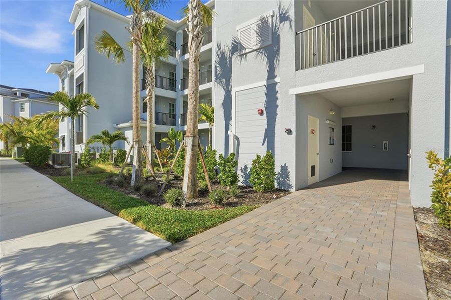 Exterior details and patio area of a home in Heritage Landing, Punta Gorda (Image 28).
