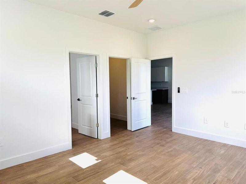 Spacious, unfurnished interior of a new home in , Punta Gorda (Image 9).